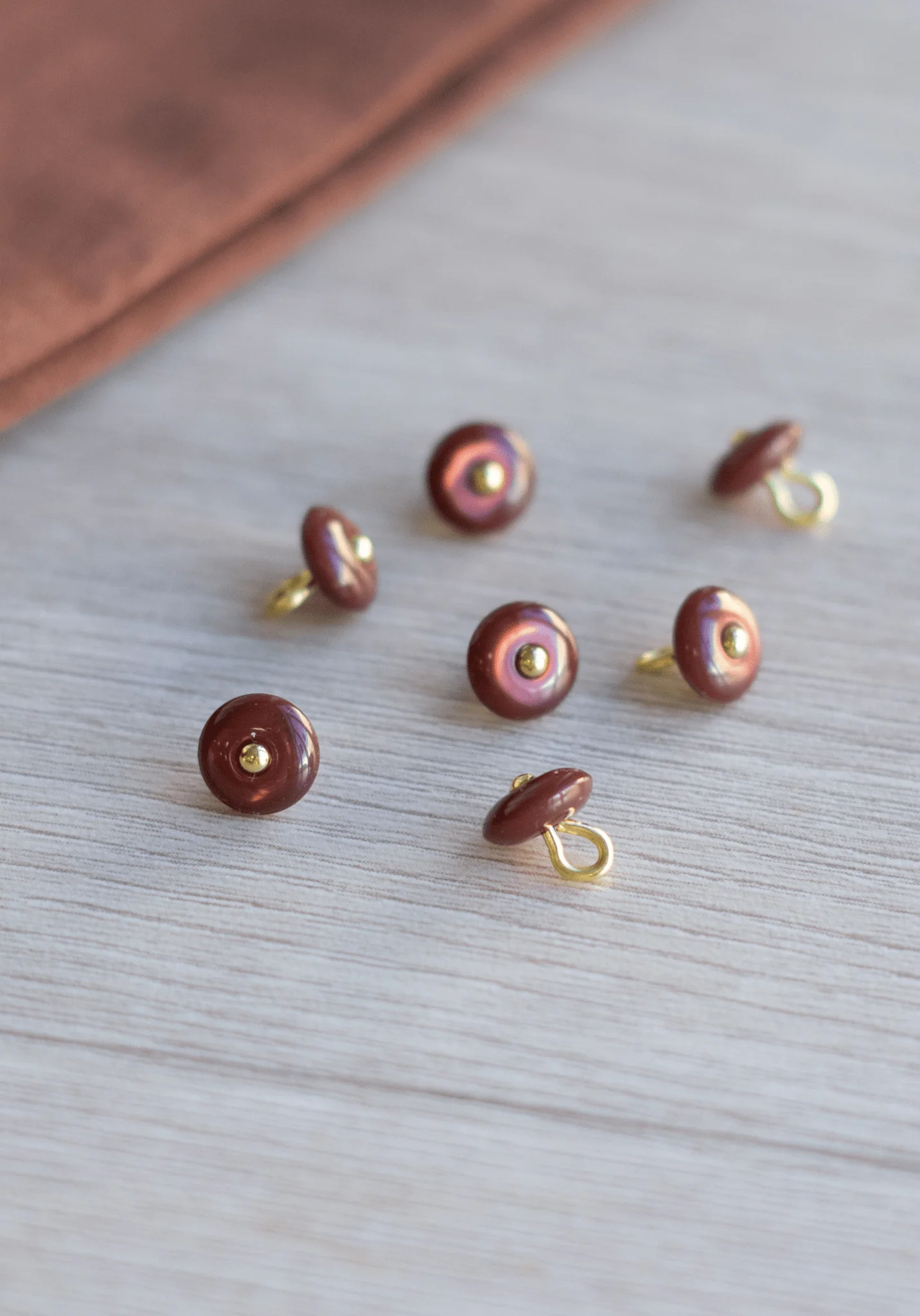 Bouton à coudre en nacre Wink Glossy 10 mm - Plusieurs couleurs - Image 7