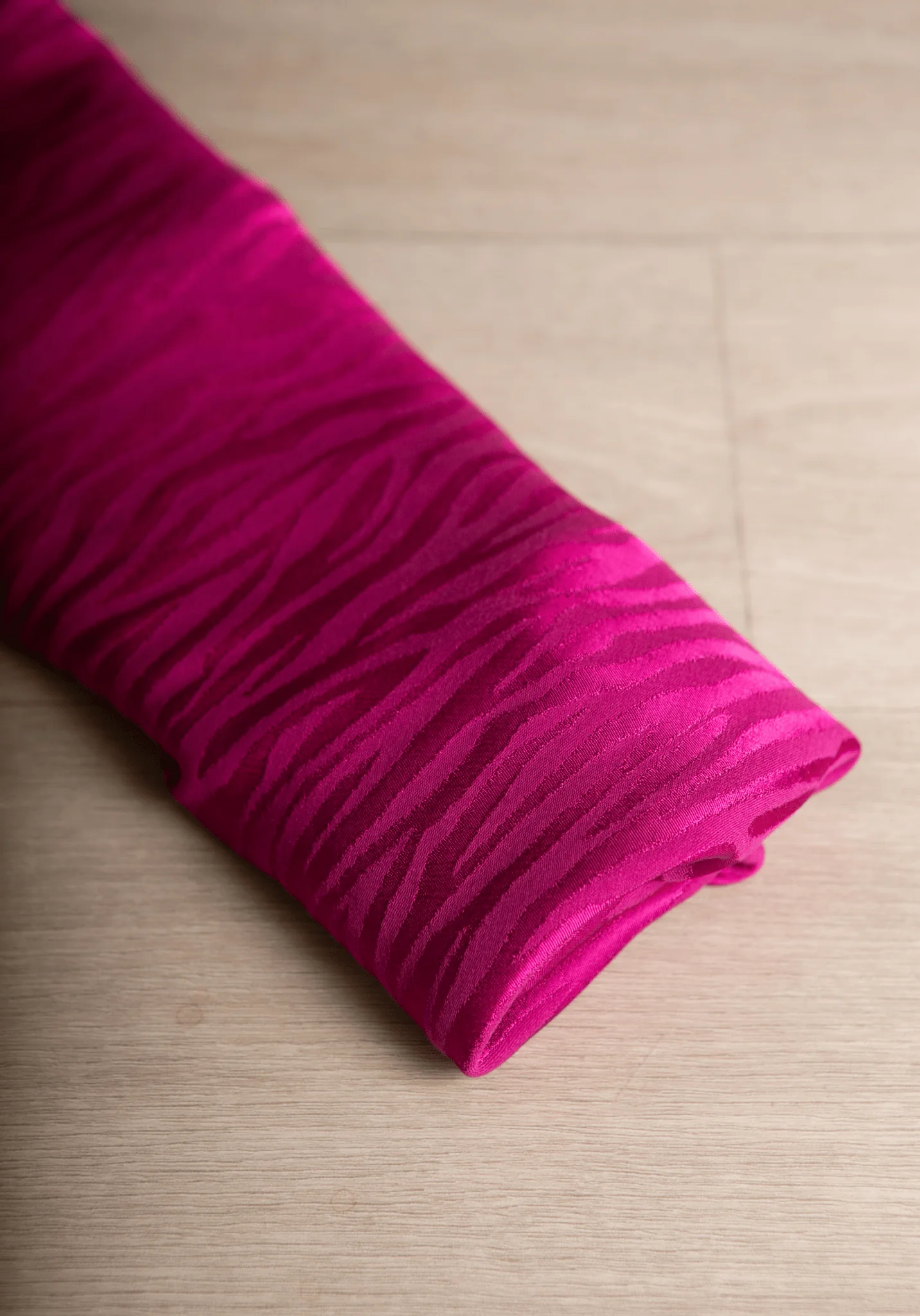 Tissu jacquard de viscose Tiger - Plusieurs coloris - Image 22