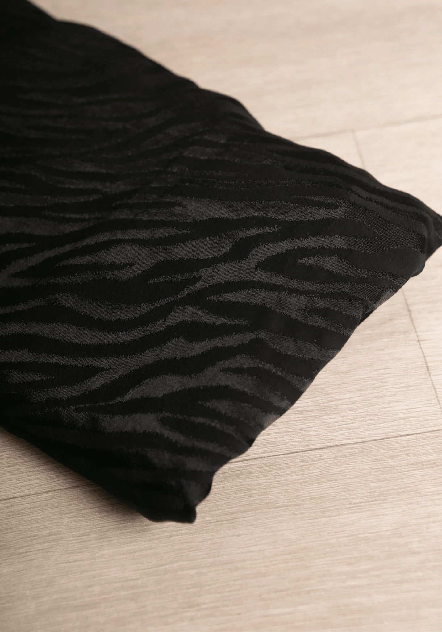 Tissu jacquard de viscose Tiger - Plusieurs coloris - Image 8
