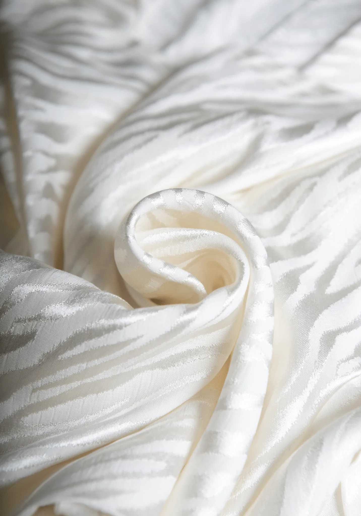 Tissu jacquard de viscose Tiger - Plusieurs coloris - Image 9